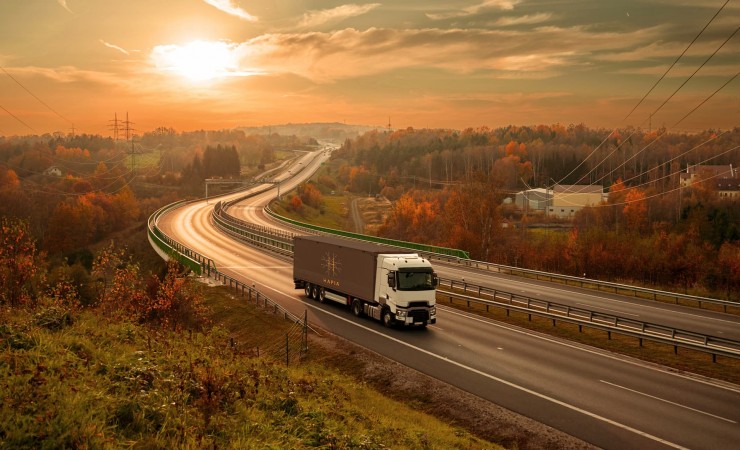 Quels sont les avantages du transport routier de marchandises ?